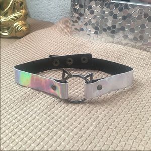 Holographic choker